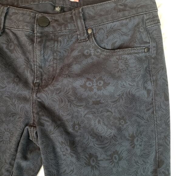 Cabi grey floral print skinny stretch 5 pocket jeans size 6 - Picture 1 of 6